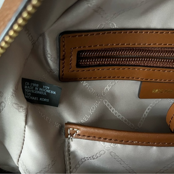 Michael Kors backpack - Picture 4 of 9